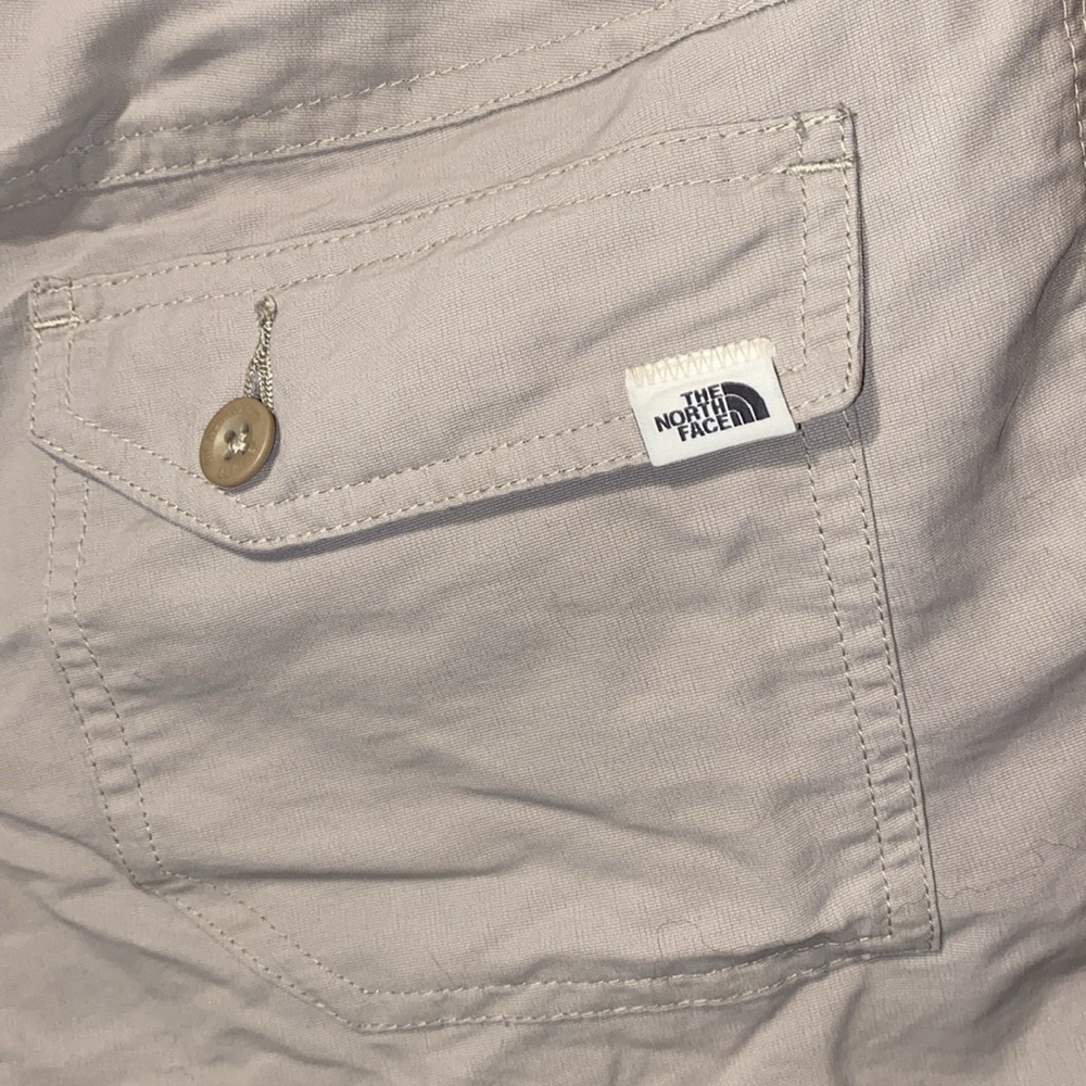North Face Shorts - Picture 3 of 10